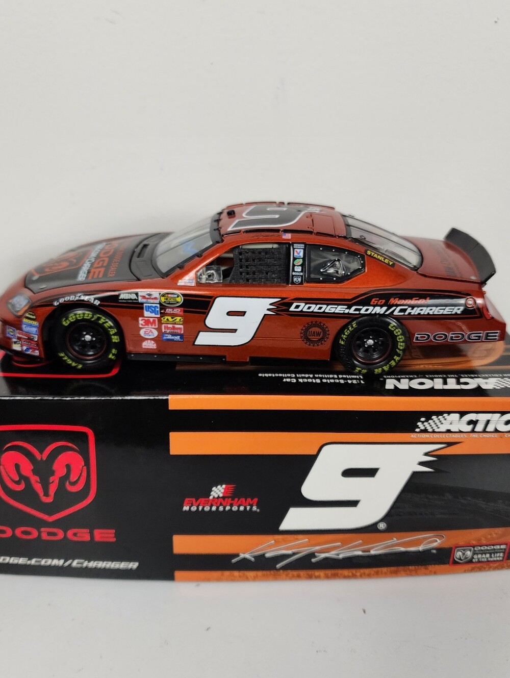 Kasey Kahne Liquid Color #9 Die-Cast Dodge Dealers Bud Shootout '05 1:24 /6000